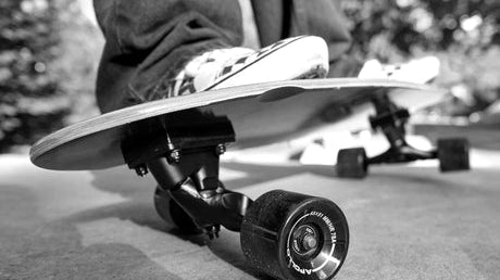 Waar moeten beginners op letten bij de aanschaf van een longboard?