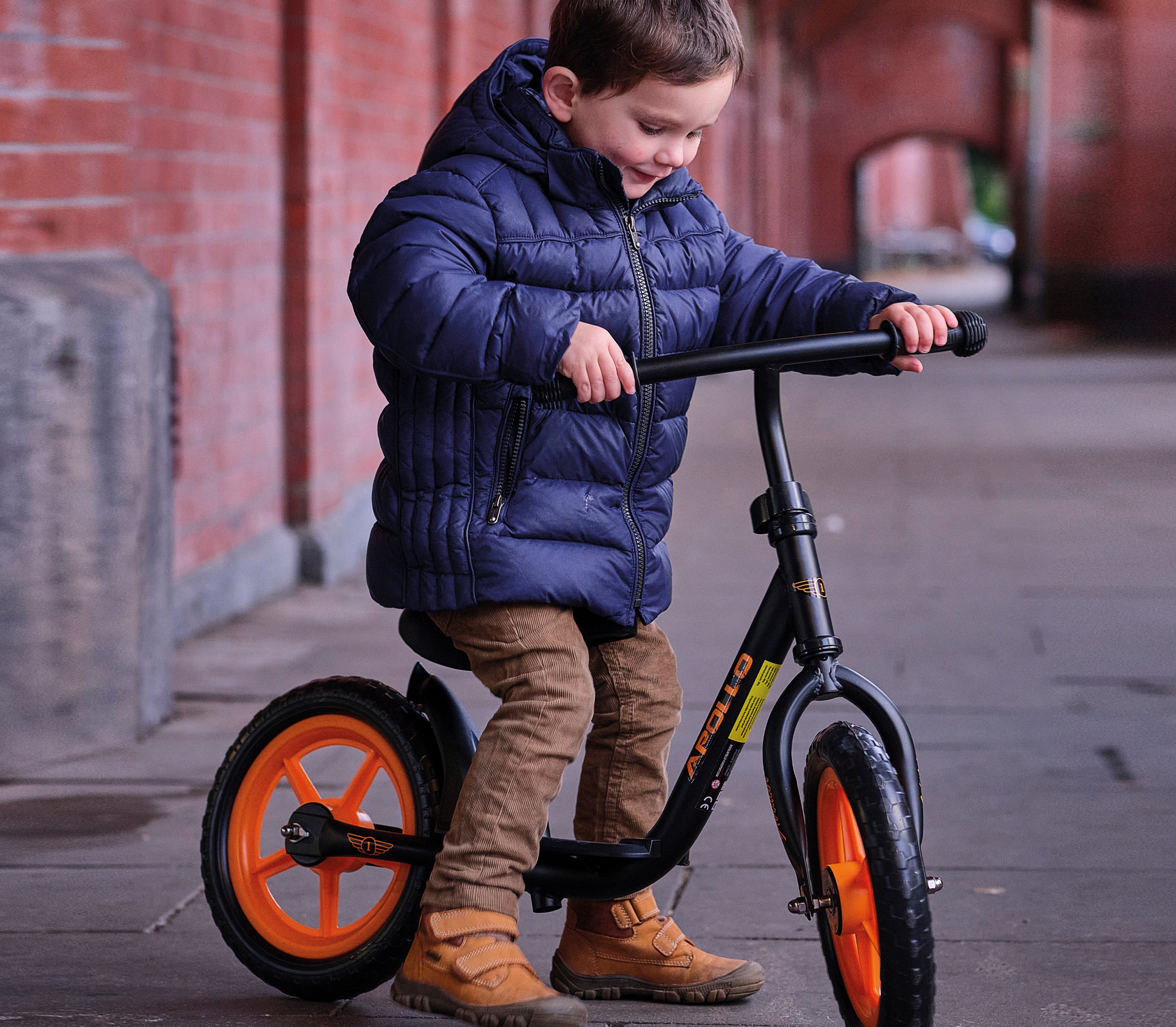 Apollo 'Aviator' Loopfiets, Veilige Kinderloopfiets 12 inch Zwart